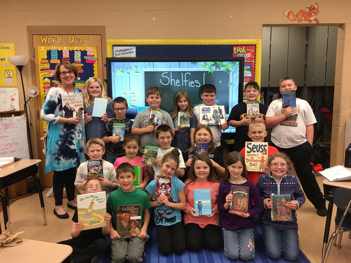 Oh the Places We Go with books! #Shelfie @rachelpricetn <a href="/GrandviewES/">Grandview School</a>