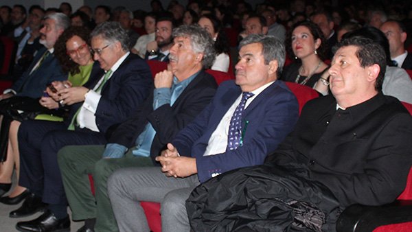 #Écija reconoce en el Día de Andalucía a los ecijanos y entidades del año ecijaweb.com/index.php/cult… vía <a href="/EcijaWeb/">EcijaWeb</a>