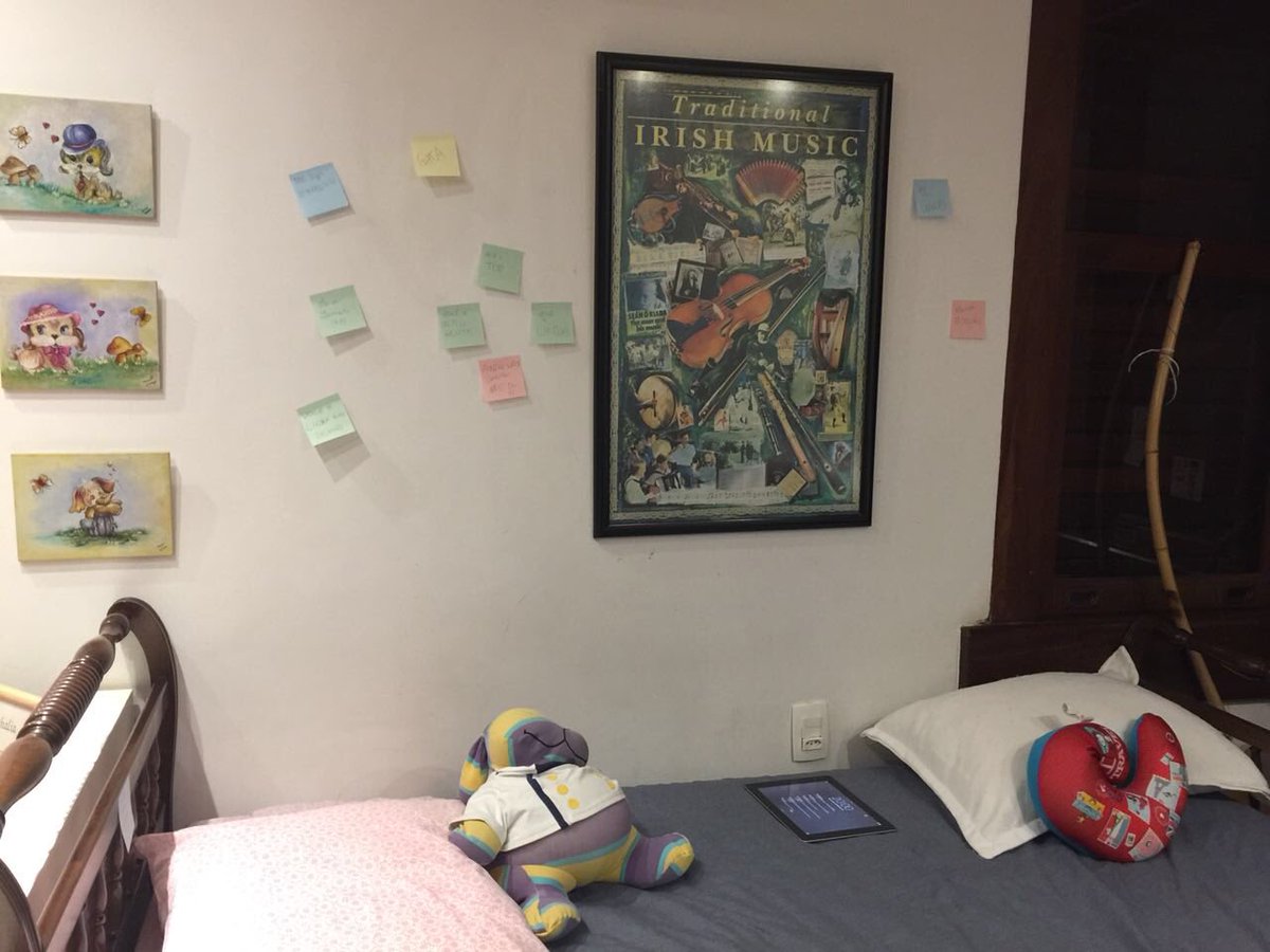 nathycaixetaofc's tweet photo. Dia 03/03 é meu aniversário. Esse ano mudei de colégio e tava muito chateada pq não ia passar meu dia especial com elas. Mas é aquele ditado né, a distância não significa nada Qnd alguém (ou muitos alguens rs) significa tudo ❤️ amo vcs, não mereço nem metade disso tudo! https://t.co/zlzEmFNRAm