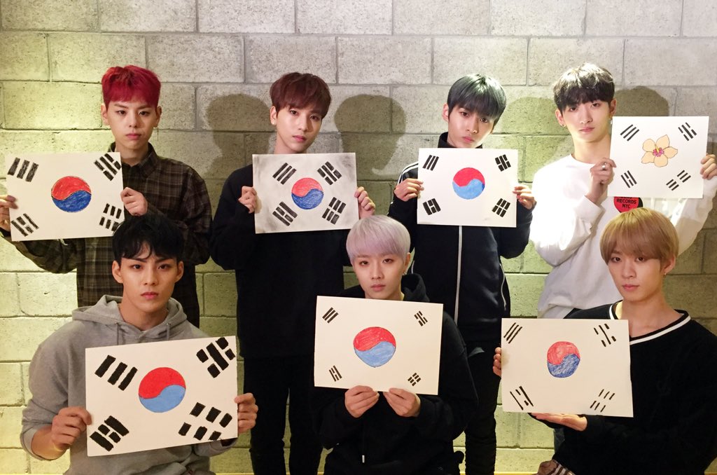 DXKV5t2VQAAjp_b.jpg:orig