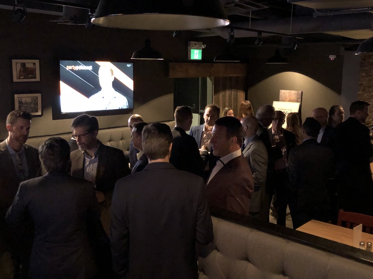 SALucenti's tweet photo. Great turnout at the #YASC @Advocates_Soc Pub Night. Thanks to @HooligansBarrie for the grub and our sponsors @ExJurisADR @bdodunwoody and @Larrek_ https://t.co/IYV6MiOpkS