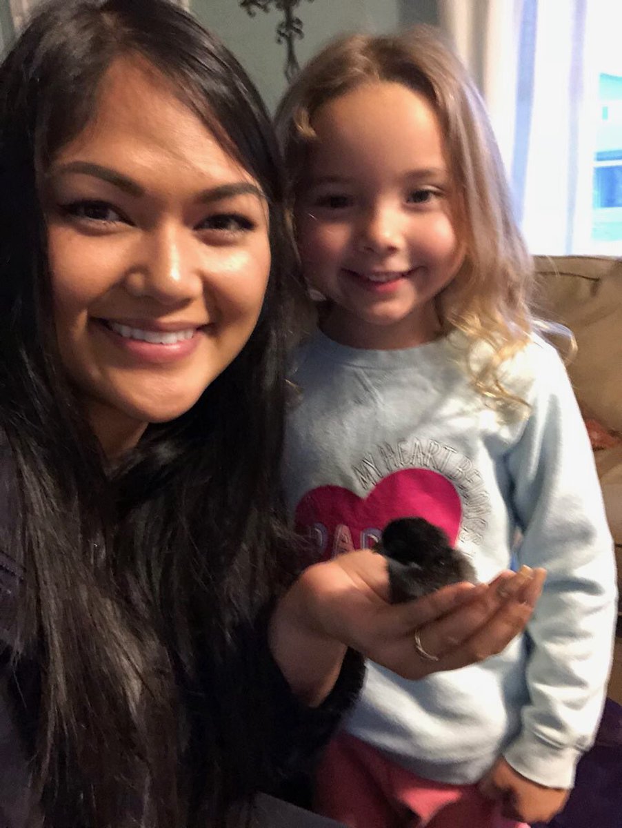 amauigirl's tweet image. XFACTOR Justine ❤️’s making friends &amp;amp; sales!! #NCAXFACTORS #WESTIHX