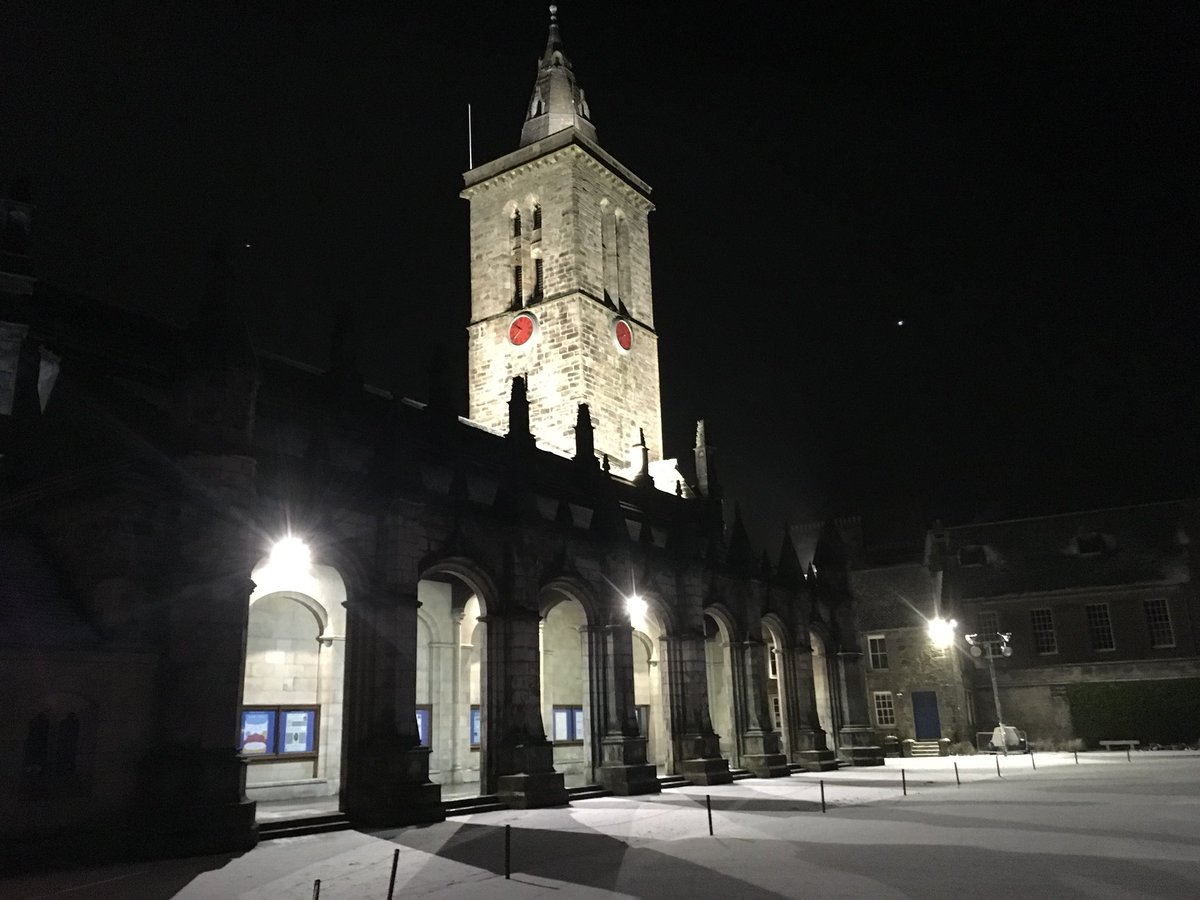GoCapercaillie's tweet photo. St Salvator’s Chapel is all the more special on a snowy night in #StAndrews | #stsalvatorschapel #universityofstandrews #fife #snowday2018 https://t.co/F6Ldx8vkYg