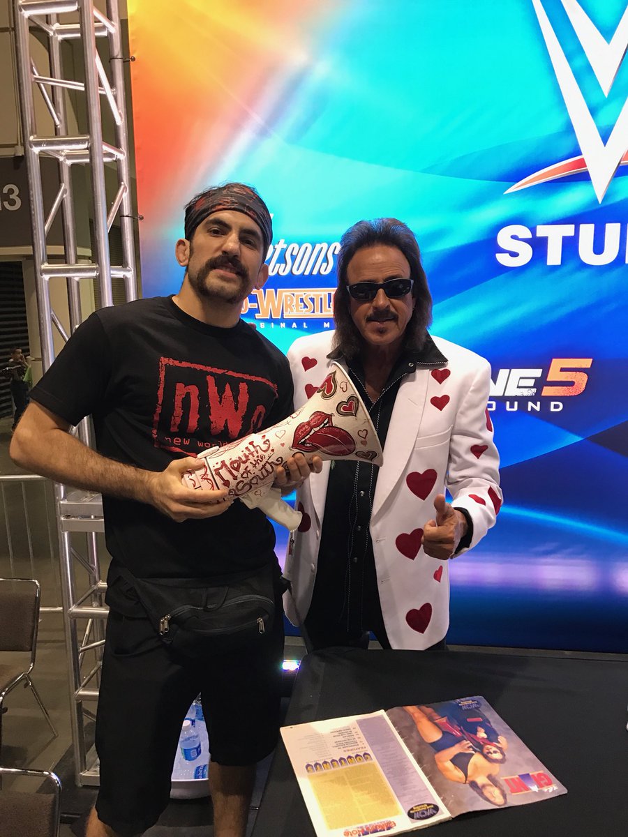 RadioRose's tweet photo. Hey @RealJimmyHart maybe you can help me get @HulkHogan to officiate these #Hulkamaniacs wedding? Oct 26-Orlando. You’re invited too! #HulkamaniacWedding #GetHulkToTheWedding #ItsHulkOClock #BridesRequest https://t.co/gMyZ31L5Tj
