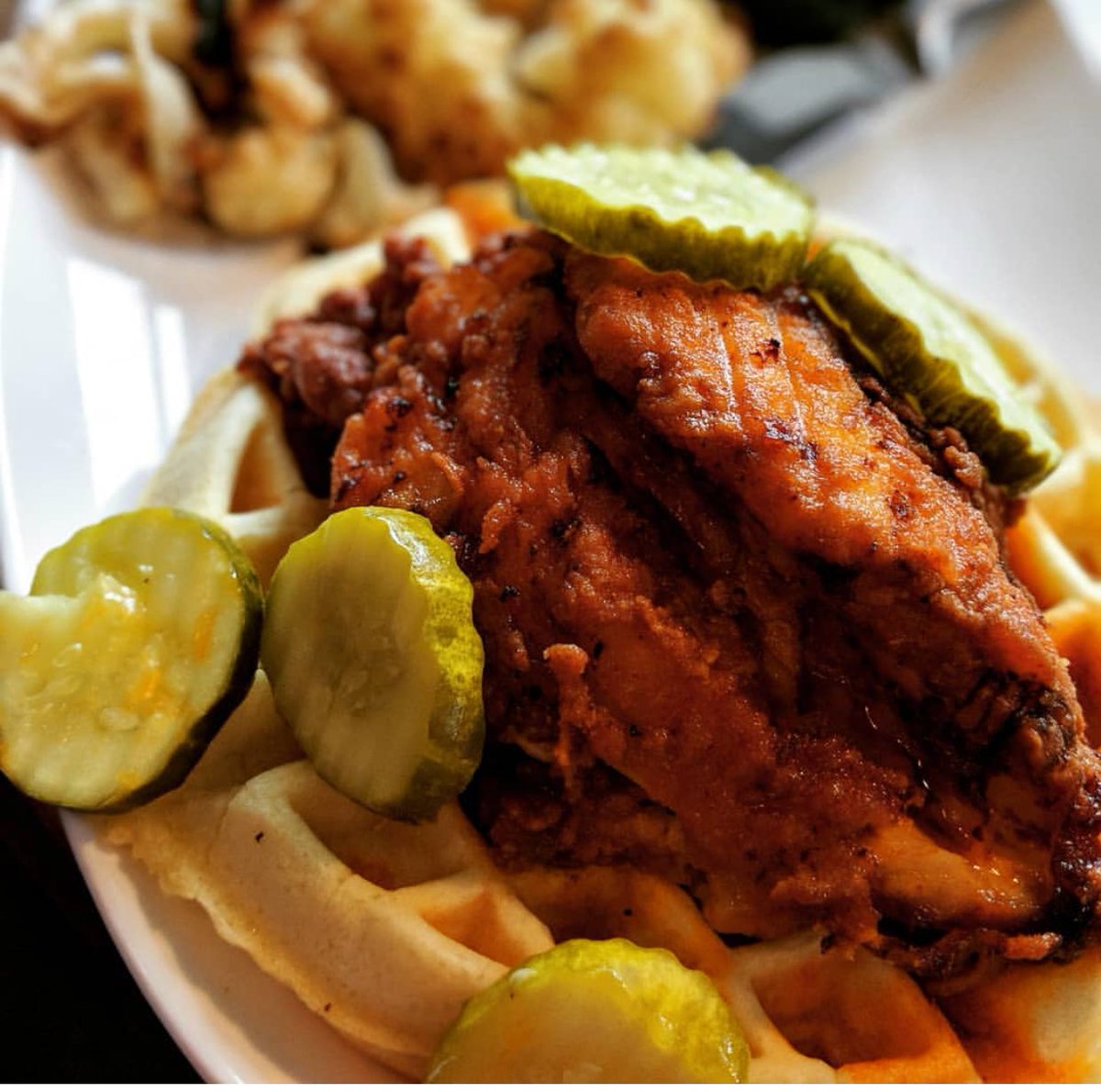 Jaw dropping creation... courtesy of (<a href="/calvannn/">Calvin</a>) #nashvillehot #chickenandwaffles