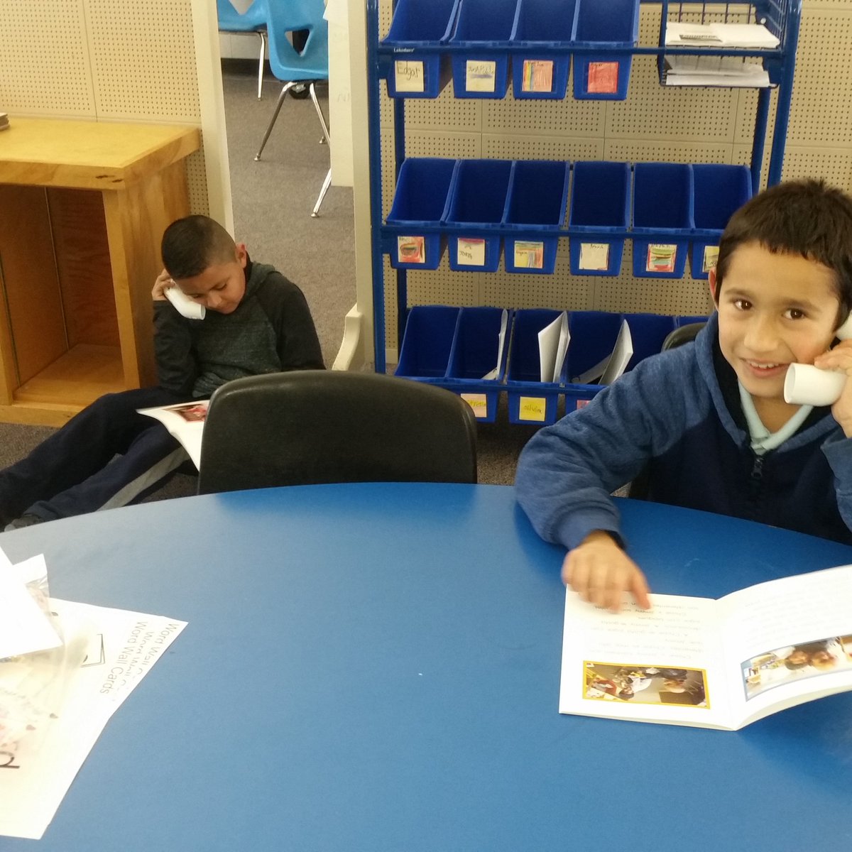 stutzELD's tweet photo. Reading to self in our Spanish Language arts intervention class. https://t.co/kBqektGhII