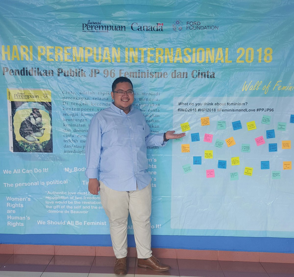 jurnalperempuan's tweet photo. Tulis pendapat kamu tentang feminisme di #WallofFeminism #PP #JP96 #FeminismedanCinta @unhas #Unhas https://t.co/CwkWiDh8Xn