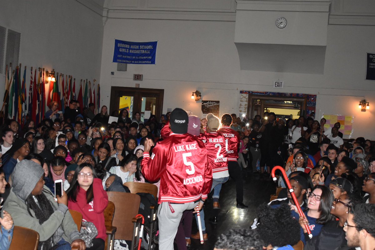 DHNupes's tweet photo. Brothers spent the last day of Black History Month (BHM) performing at Bodine high school’s BHM assembly. Brother Archie (SP’17) graduated from Bodine in 2015. They had the opportunity to speak to the students about college and and the history of Divine 9 organizations. 👌🏾♦️ https://t.co/sspyFOG7OB