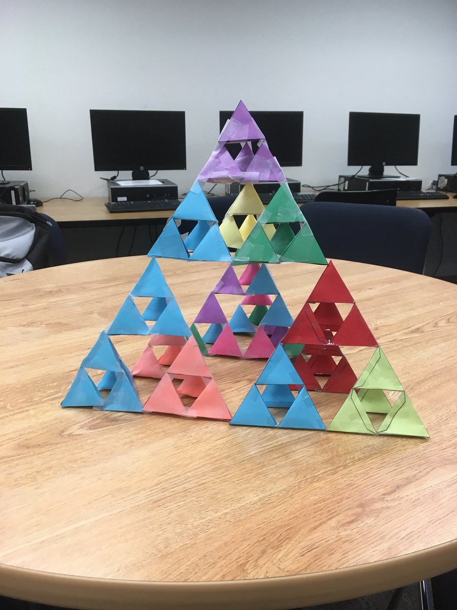 MsSaraSlagle's tweet photo. Math Club is making fractals! #fractivity https://t.co/Iv4tIJc1pY
