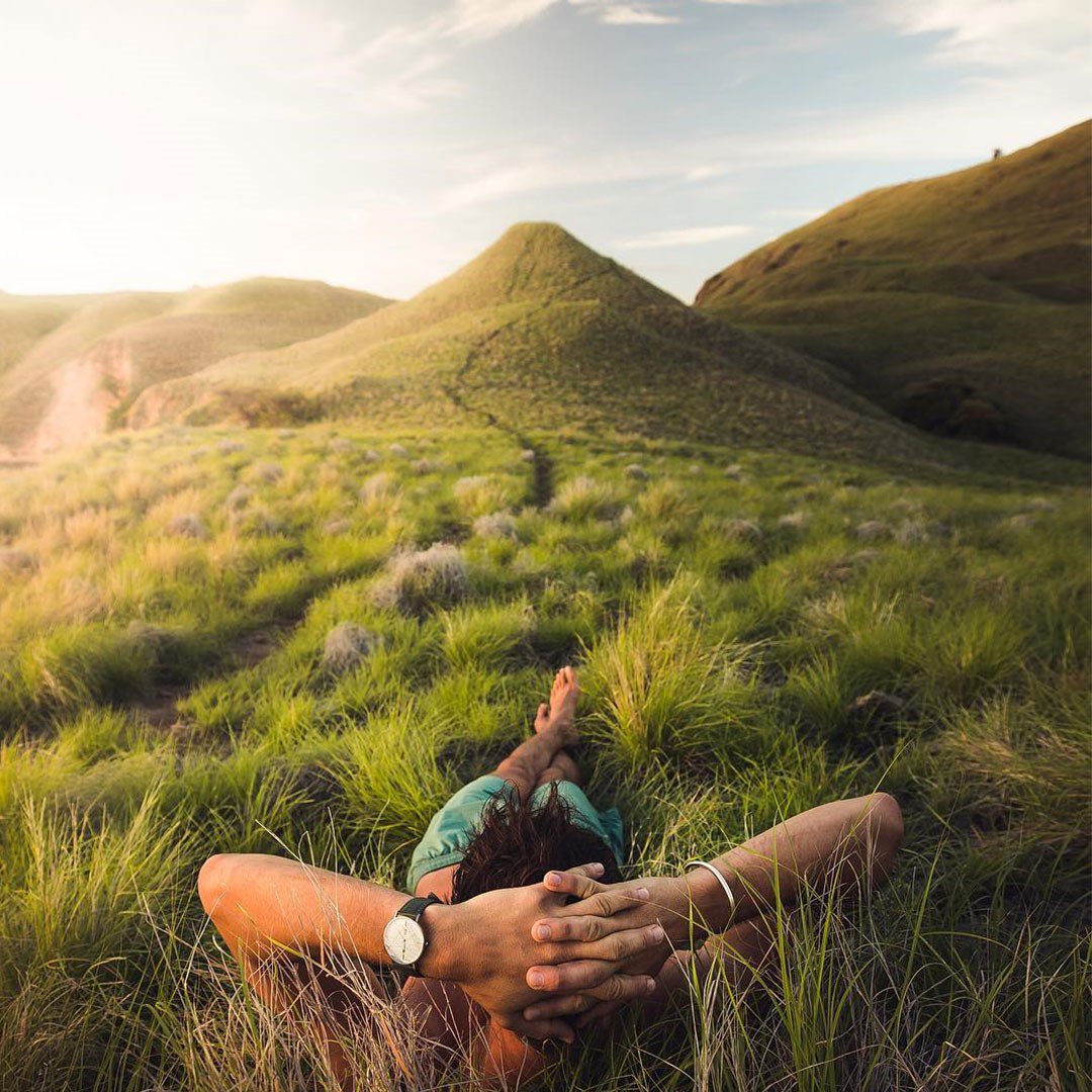 escapade_app's tweet photo. Who needs a blanket when you can have an itchy back?! Visit the link in our bio to subscribe for info on even more breathtaking destinations! 📸 @SashaJuliard
#travelwriter #escapadeapp #SonevaJani #travel #wineanddine #partytime #backpacking #travelingtheworld https://t.co/MUnLg6KTvw