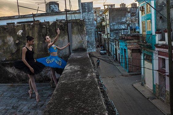 Littlelaluxury's tweet photo. Languish in the colorful #CubaIs photography exhibit @AnnenbergSpace for free before it closes March 4th! 📷 Deets: https://t.co/nZ0c2AIn0s https://t.co/J1hzQMIyKH