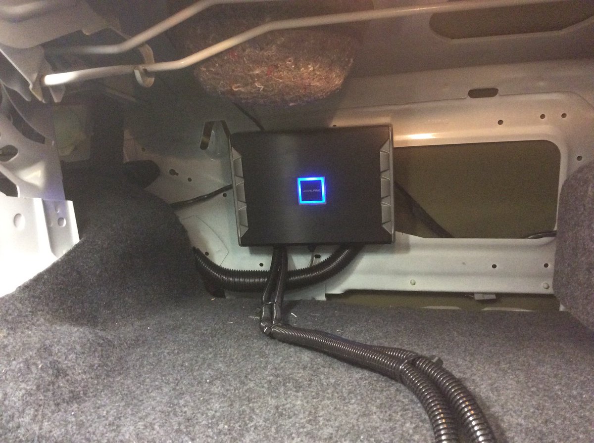 CCSDayton's tweet photo. This #Ford #CrownVic might look like something that your grandfather would drive, but this one can really pump out the bass! That’s because we recently installed an @AlpineUSA PDR amplifier &amp; a pair of Alpine Type R subwoofers loaded into an @AtrendUSA ported enclosure! https://t.co/YZRpVOimZ2