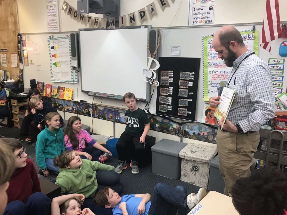 HarbisonWestEl's tweet photo. Thank you Mr. Hainsworth for reading to several classes at HWES today for #ReadAcrossAmericaWeek #HWES #BelieveGrowSoar #LR5Reads @LexRich5Schools https://t.co/93ldDUGfkg