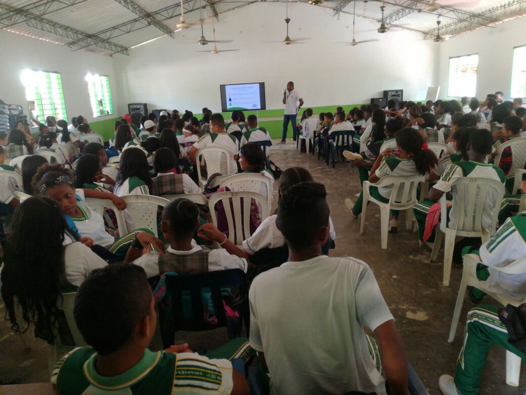 JosEdwinMosque1's tweet photo. Charla manejo integral de residuos solidos institución educativa la esmeralda.@senacfma. https://t.co/J8UBLjf4aq