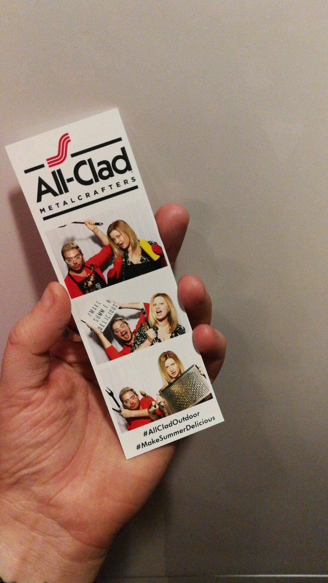 dothedaniel's tweet photo. Leave it to us to NAIL another photobooth π #makesummerdelicious #allcladoutdoor #DoTheDaniel https://t.co/p2foizxZMn