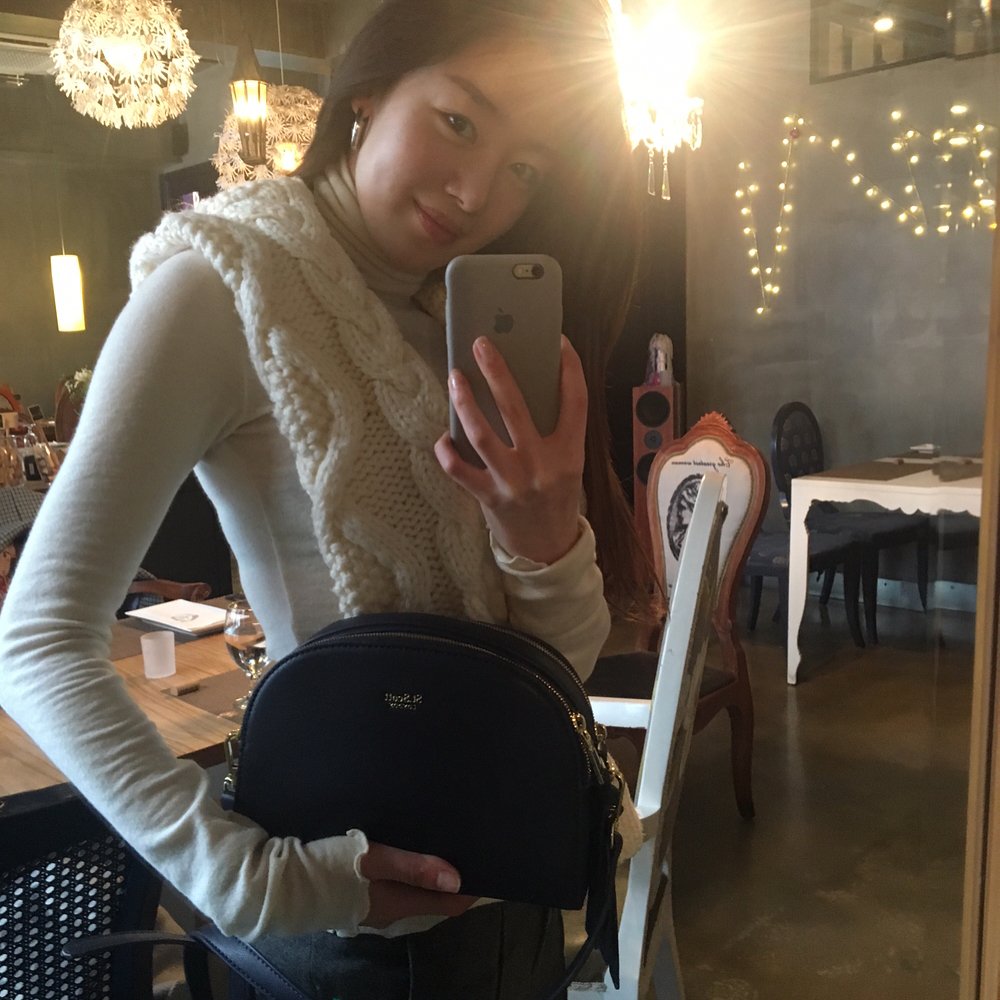 Secret_BR's tweet photo. [#SUNSTAGRAM] 18.02.18 shh_daily

" #👜👛 #saintscott #👈 #💁" https://t.co/iO1jX6A5ZV