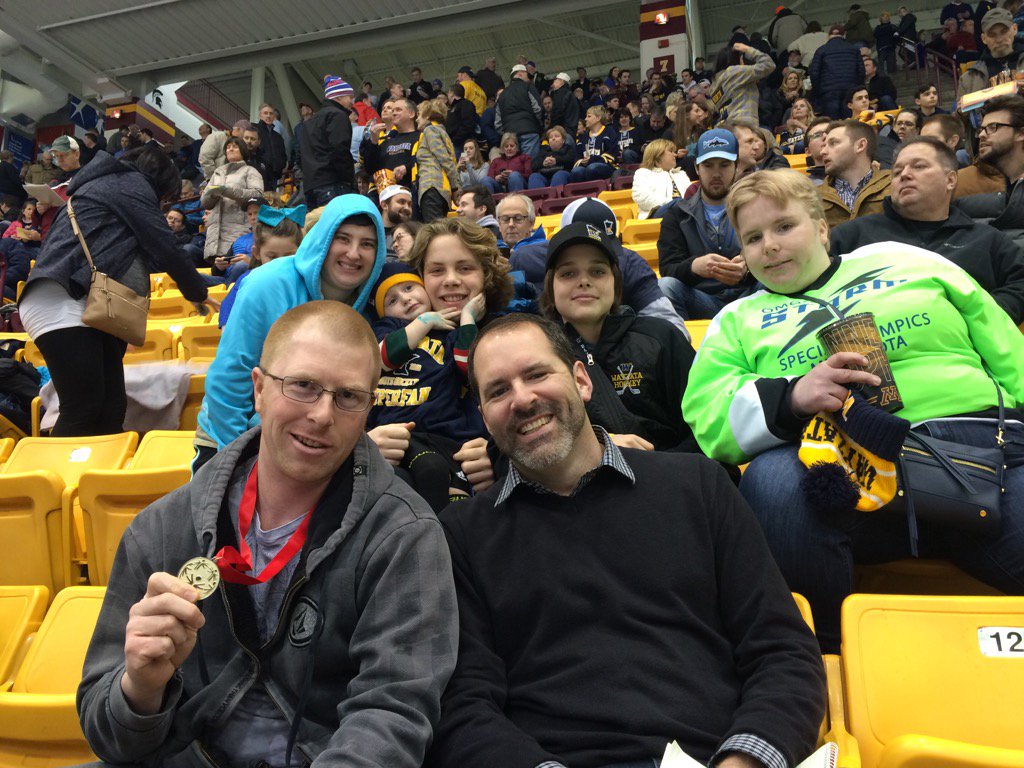 Thank you <a href="/David_LaVaque/">David La Vaque</a> for chatting about <a href="/WHS_boyshockey/">Wayzata Boys Hockey</a> and <a href="/SOMinnesota/">Special Olympics Minnesota</a> friendship! #HockeyUnites @tuckerness4