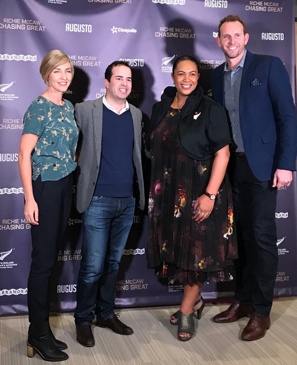 NZ_Global's tweet photo. US premiere of @ChasingGreatDoc 🎬! So great to see the NZ business community come together in NYC! #ChasingGreat #NZinNYC @CinepolisUSA @AugustoMedia https://t.co/BaIfIAWOZc