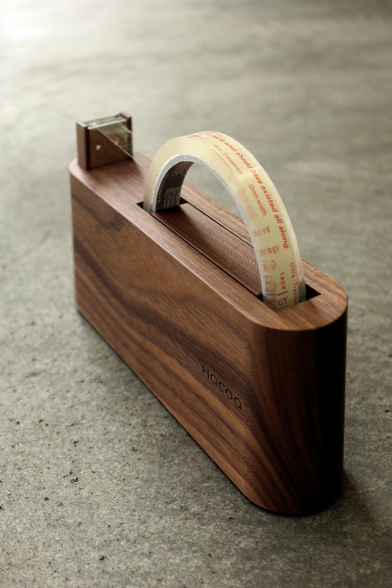 木のデザイン雑貨ブランドhacoa 木製ギフト ノベルティ 名入れ専門店 毎月1日はhacoa新商品発表の日です 今月はスリムでおしゃれな木製テープカッターです T Co Tl8xrghsm3