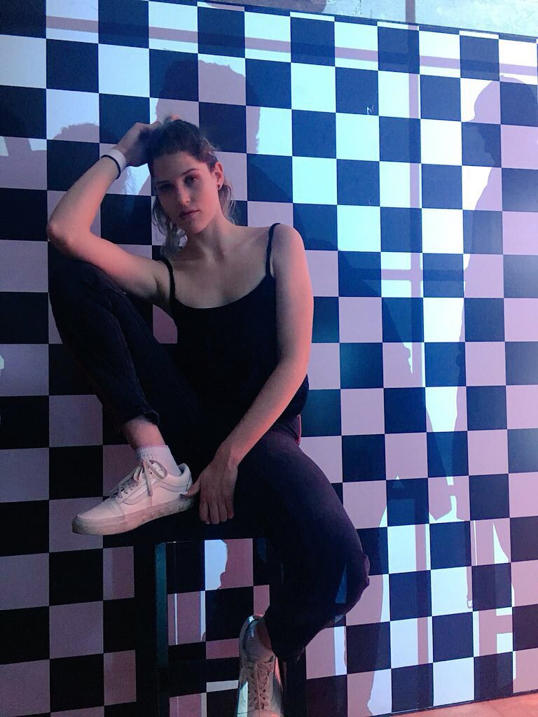 MisheruDavo's tweet photo. #citycheck 11😎 la penúltima para mi reto vans.... en la #checkers partyyyy bitchezzzzz🔥 https://t.co/poEd2NQJVB