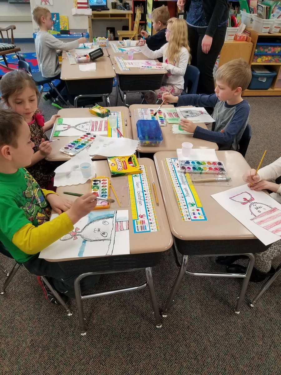 educ8er2's tweet photo. To celebrate Dr. Seuss week we made a Cat in the Hat directed drawing. #gostarcenter @StarCenterElem https://t.co/p4hV4ZCK6e