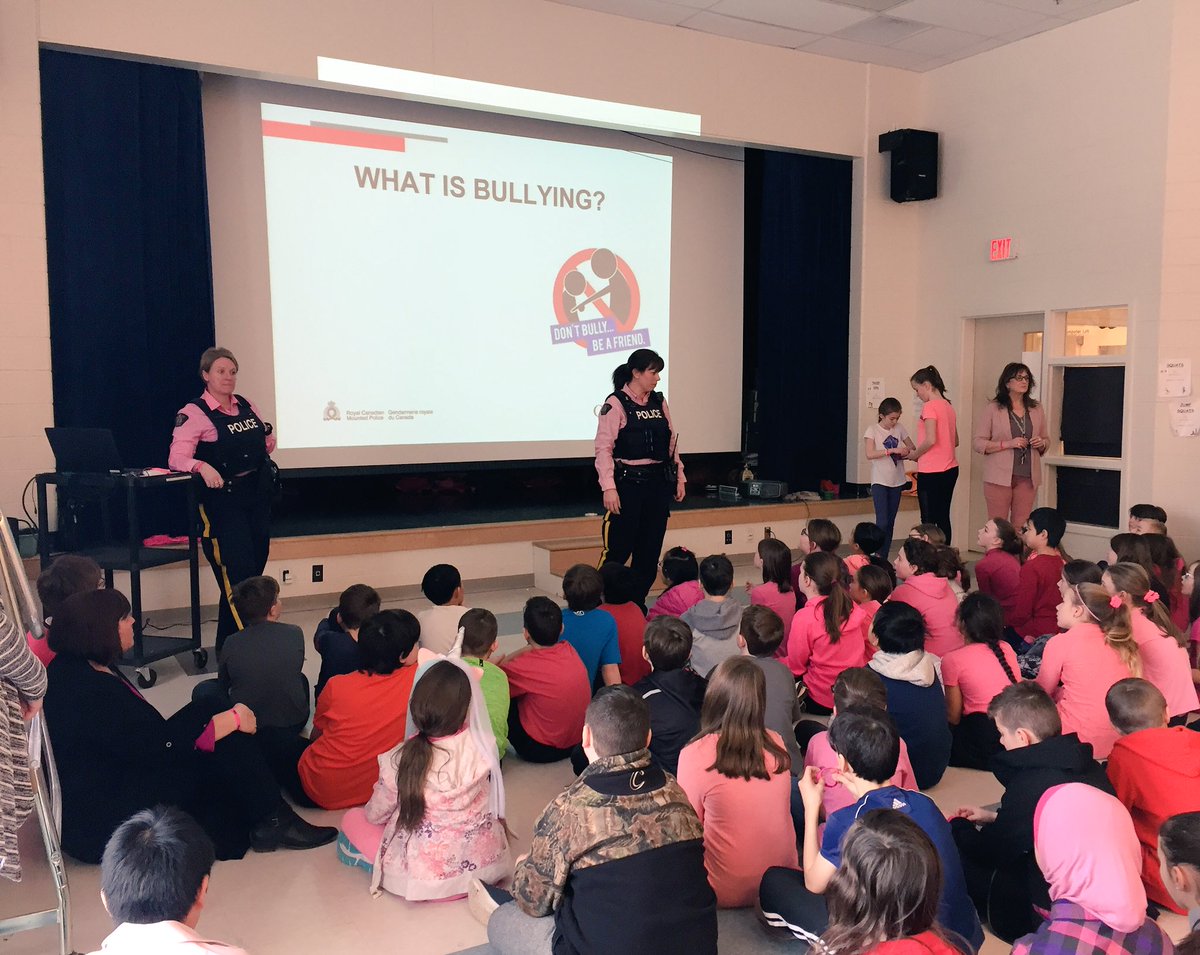 Thanks to Cst. Lou and her colleague for presenting today in honour of #PinkShirtDay at Stratford Elementary. Loving the all-female @RCMPPEI officers representing, as well. @RCMPPEITraffic #standupstandtogether