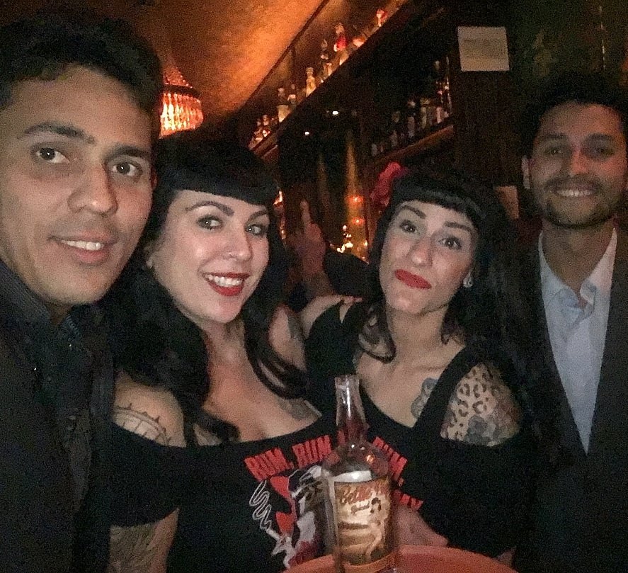 ParlourRoomBar's tweet photo. Grab your friends and get down to the good vibes @parlourroombar! 
Great happy hour prices to get boozy on. 
6423 Yucca St. #Hollywood
#hollywoodnightlife #socalnightlife #beverlyhills #westhollywood #weho #ktown #lanightlife https://t.co/xJyjUCDom0