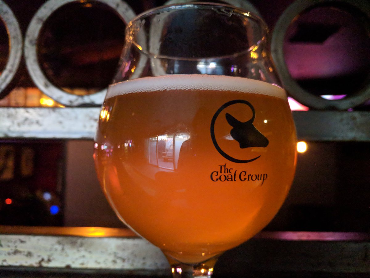 SurlyGoatWeHo's tweet photo. #DogFishHead #SeaQuench Ale session sour quencher with lime peel, black lime, and sea salt
#surlydraft
#drinkbeergetsurly https://t.co/oFolgvwJZI