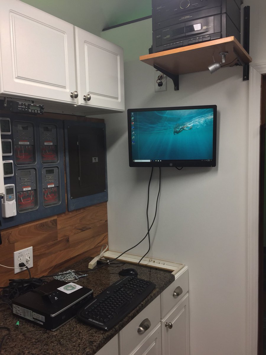 LaboratoriesC's tweet image. Two stained, and other too sanded can’t wait to get this finished!! Getting the lab pc mounted up! #diygrowroom #cannabis