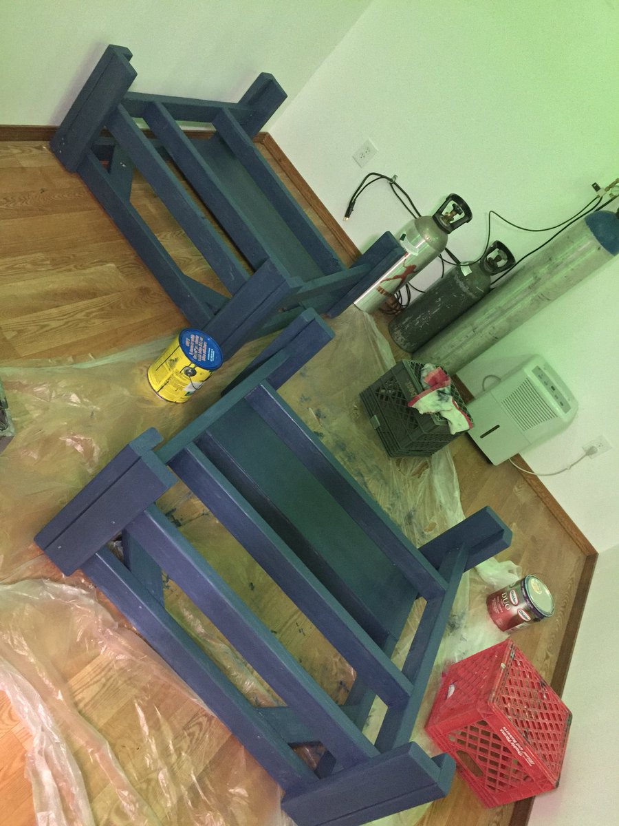 LaboratoriesC's tweet image. Two stained, and other too sanded can’t wait to get this finished!! Getting the lab pc mounted up! #diygrowroom #cannabis