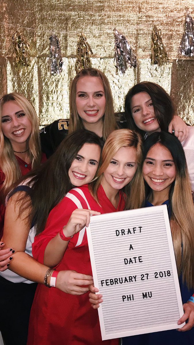 phimuolemiss's tweet photo. Happy Date Dash! #DraftADate https://t.co/taFZmMuCwX