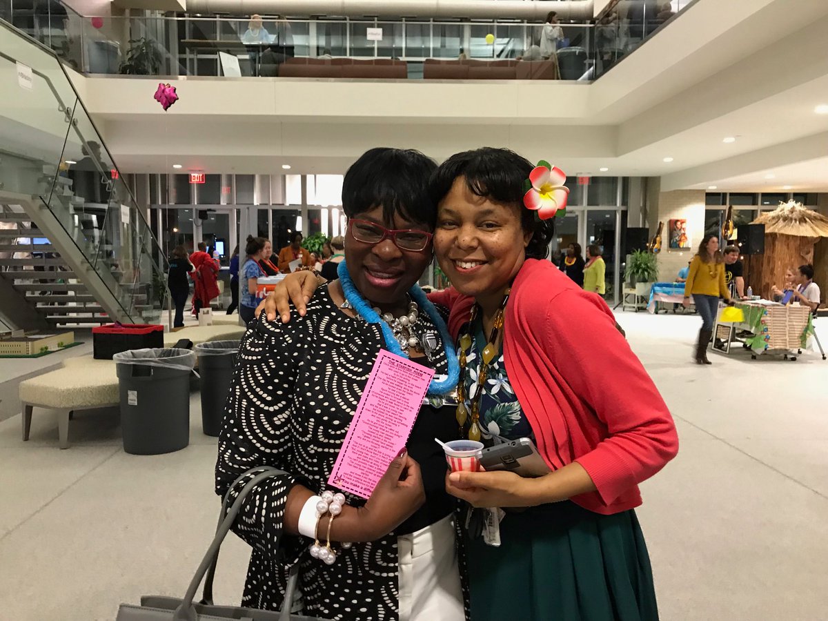 DrPFrance's tweet photo. It’s the Joy Lady, @OrganicLeaderVB! Tonight’s #vbjoyfair was amazing! https://t.co/NDBBlyVgrT