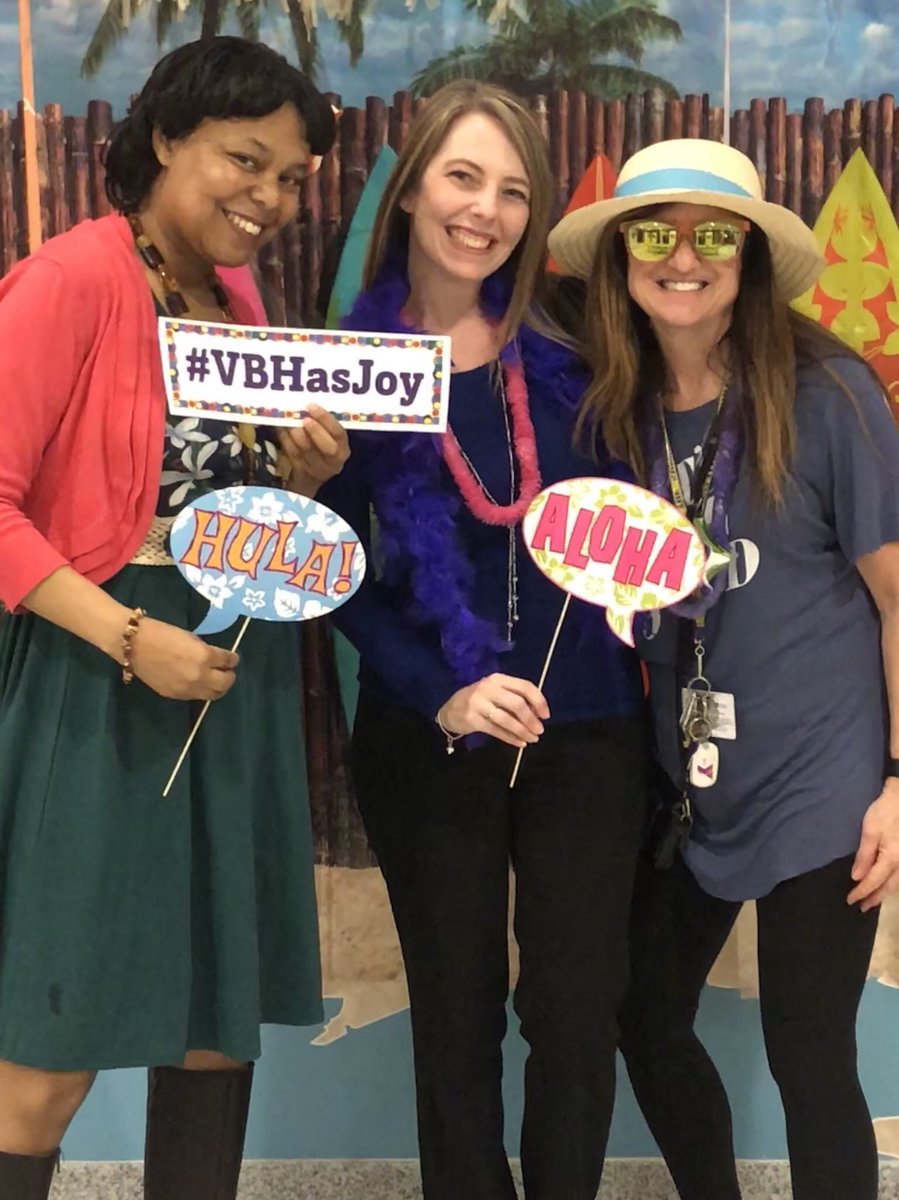 tamaraletter's tweet photo. Such a fun time at the #VBJoyFair meeting my #joyambassador PLN for the first time! So many smiles and TONS of joy! #lovemyPLN #passionforkindness https://t.co/YzBanUpNH7