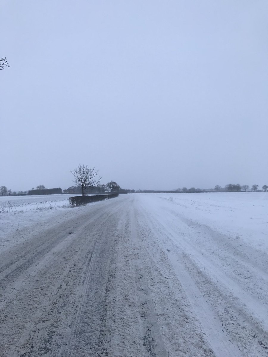paulswaby00's tweet photo. @thelincolnite @LincsFM #trafficnotpossibleis this a157 and a158 just outside wragby the roads are good from lincoln to wragby but at that point you are getting nowhere... #traffic #TrafficAvenue #lincolnshire https://t.co/oF4DOfPIQ1
