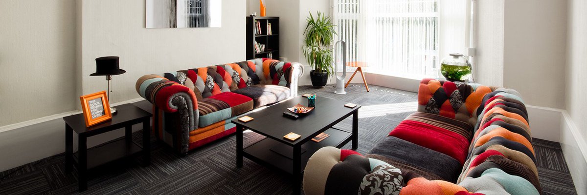 JamesGoodLtd's tweet image. Office space available in St James Crescent, Uplands, Swansea. With 5 young and vibrant businesses sharing our building, we're quite the creative hub now! And we have another small office available – ideal for 1 or 2 people. Includes use of boardroom, lounge, shower-room...