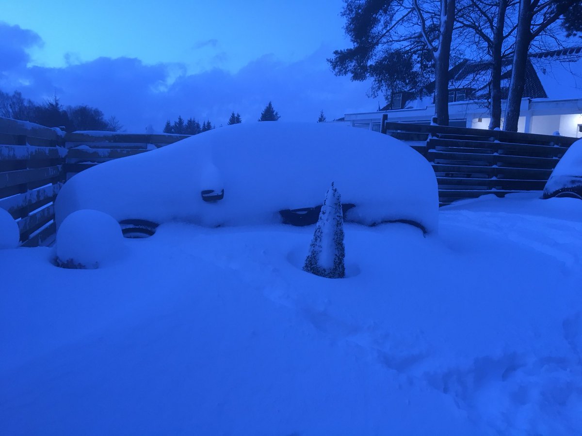 Hiltongreens's tweet photo. March 1st Courses &amp; Clubhouse  closed today 300mm of snow coverage with waist high drifts around Clubhouses. Stuart Neil https://t.co/3Y5pmNbOIS