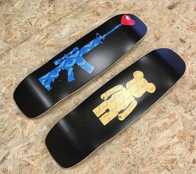 ArkaicConcept's tweet photo. Skateboard sur mesure : Que ce soit une illustration une photo hd, une gravure laser nous avons la solution pour réaliser vos propres œuvres ou planche parmis toute les forme de la gamme @arkaicskateboard. Des matériaux haut de gamme et un procédé de pressage de l image abou… https://t.co/dtagiJTmrL