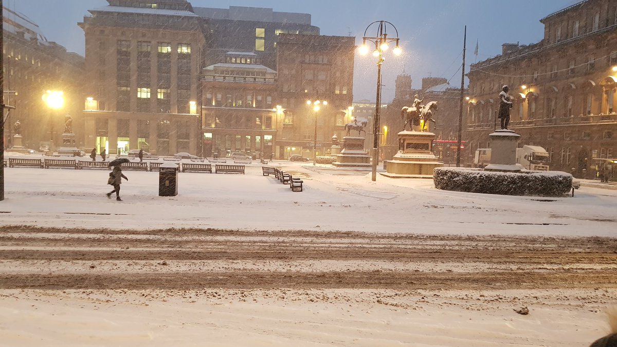 BeccaNichol_'s tweet photo. #BBCBreakfast #BBCBreakfrost #Snowday #Glasgow https://t.co/BM8tsZpmCY