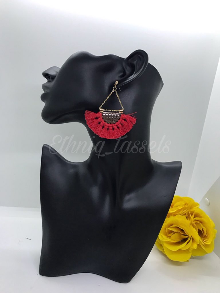 kweinorkie's tweet image. Contact @ethniq_tassels for these beautiful tassel earrings 🤗  Swipe 👉🏻
Call or WhatsApp 0507654705 to order #tasselearrings