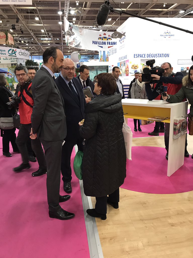les personalités au salon DXL4yq1XUAE6gWy