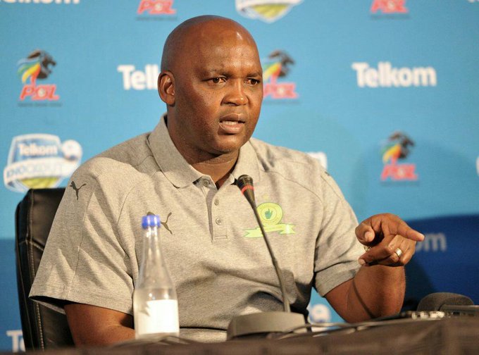 ThulaniThuswa's tweet photo. HOLD UP: Please balance me real quick. I though someone said #Ferrari #AbsaPrem #sorryneighbour https://t.co/O6oLzOO3Yb