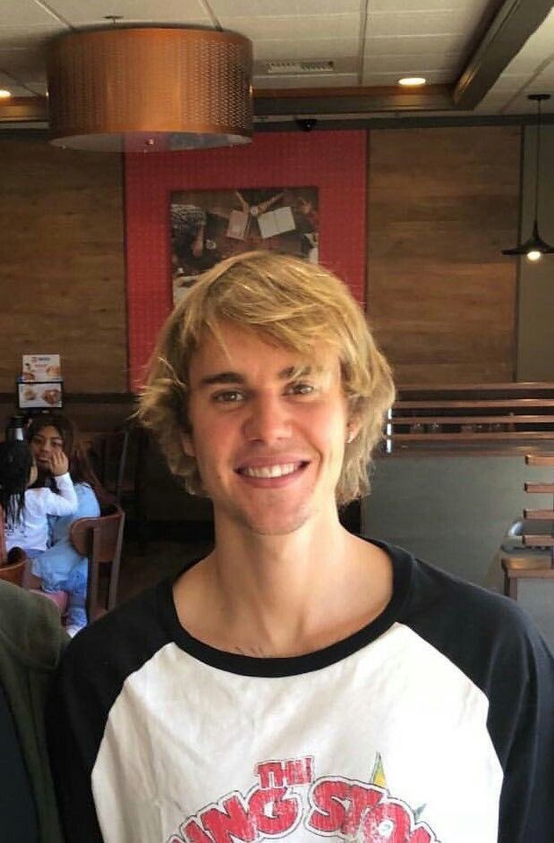 succeswift's tweet photo. Simplemente gracias por cambiarme la vida y hacerme muy feliz #HappyBirthdayJustinBieber https://t.co/l1qbMyO3k1