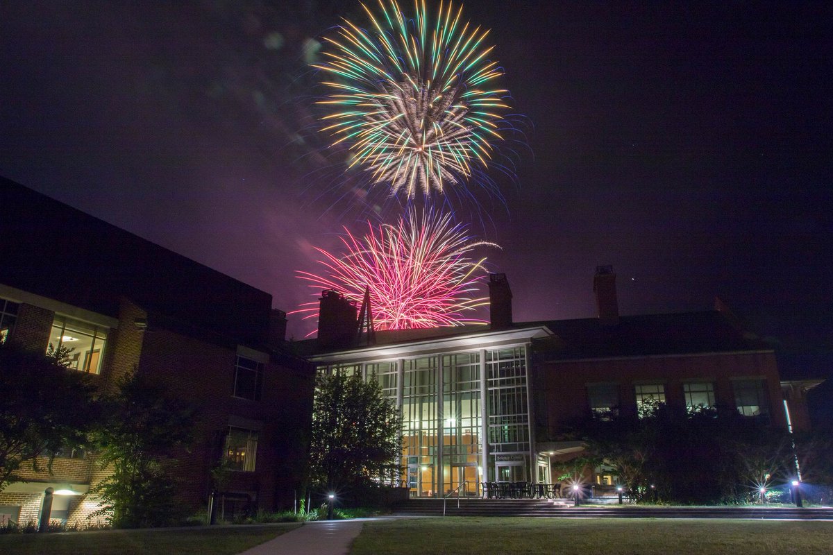 gettysburg's tweet photo. We did it! We met the Challenge! Thank you to all who contributed during #Gettysburgives. Special thanks to our @gettysburg sponsors for their generous contributions to the College. Check out our results! https://t.co/qpnucBeg69 https://t.co/XihW9n8Sex