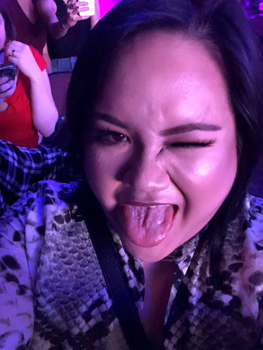 _extraordiMARY's tweet photo. Doing @MylesHass’ favorite emoji to try to get on stage for @magicmenlive tonight!!! #magicmenlive #bringmeup #homestage https://t.co/kqdAcTRFMa