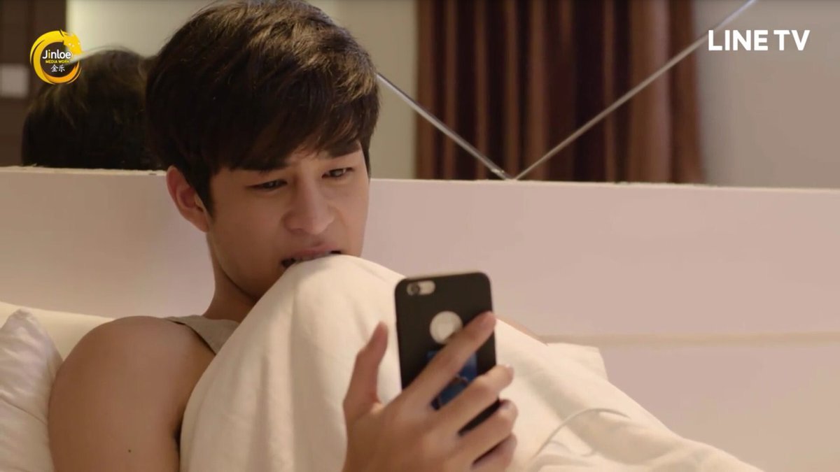 WTD_TH's tweet photo. 🦏 >>.. กัดปาก ยั่วยวน ชวนหลงไหล ..<< 🦏
.
.
#whattheducktheseries 
#linetv 
#รักแลนดิ้ง https://t.co/CcqLwhtCOx