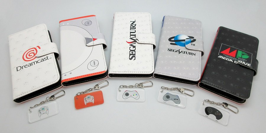 SEGA_OFFICIAL's tweet photo. セガハードのスマートフォンケース＆モバイルバッテリーが本日より登場！
持ち歩くだけで心が躍る、可愛く���かっこいいアイテムをゲットしてスマホライフをもっと楽しもう♪
▼スマホゴ　https://t.co/czDAmwTvhq
▼よかタウン　https://t.co/d8gZ4n8s1e https://t.co/iYBOkVd9a8