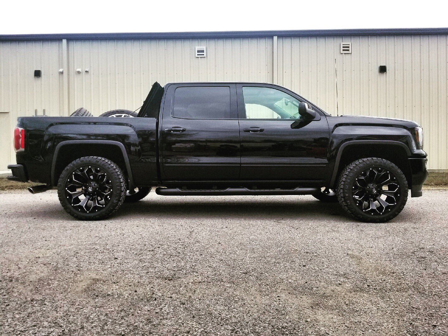 Kingpin Autosports On Twitter 22x10 Fuel Assault Wrapped In 28550r22