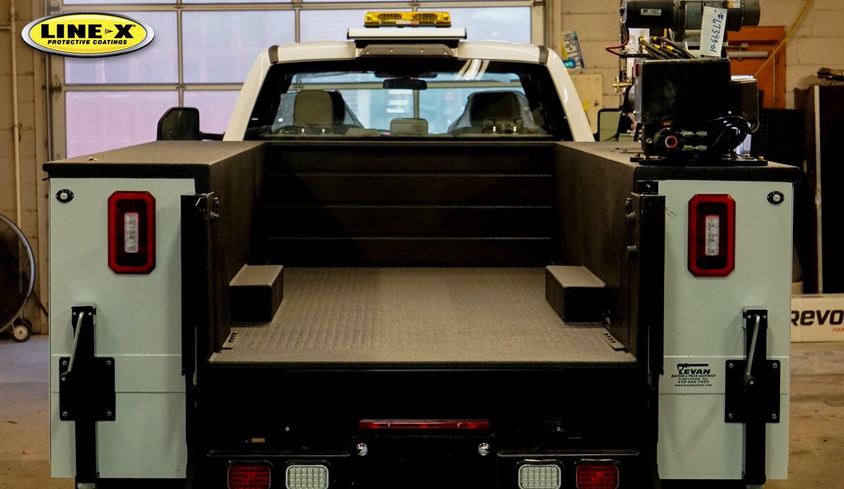 Line_X_Reading's tweet photo. Here is a glimpse at a job we did for Levan Machine & Truck Equipment! #levans #ford #linexprotectivecoatings #linex #linexprotects #utilitybed #trucklife #readingpa #truckequipment #bedliner @LevanMachineCo https://t.co/9ZiPg5YTUn