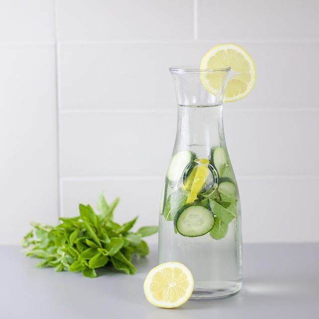 Yummy detox water getting us through this week. All you need is mint ➕ cucumber ➕ lemon ➕ water. 😋 ift.tt/2t8OH0o