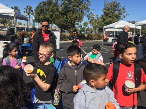 KelloggPUSD's tweet photo. Kellogg Panthers at the Honda Center! #GreatWayToLearn #ScienceIsFun #DucksFieldtrip @PomonaUnified https://t.co/poUGoWGrbp
